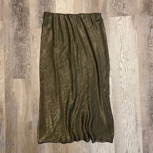 Elegant NWOT Bobeau Olive Midi Skirt